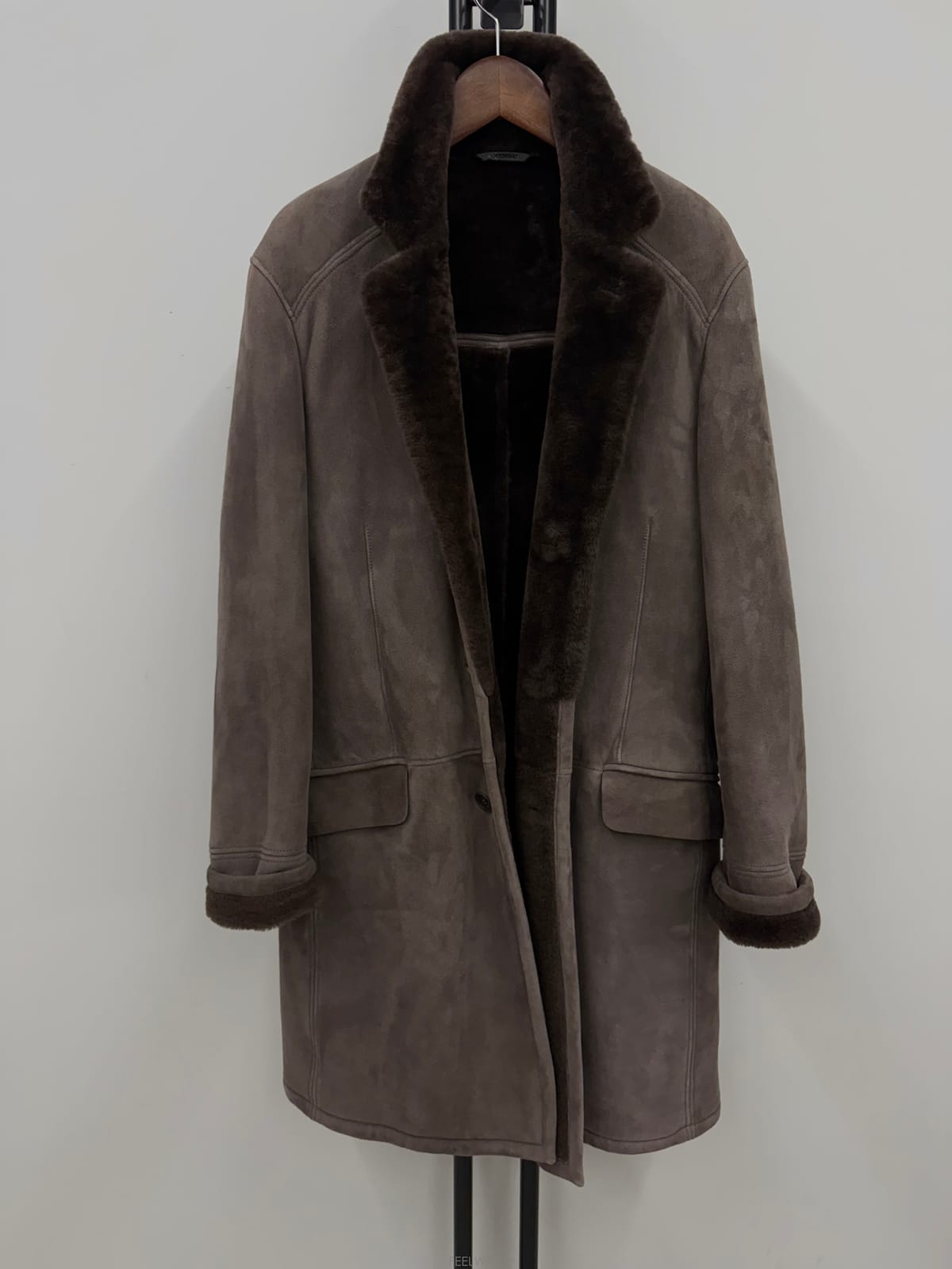 LORO PIANA (국내 당일발송)로로피아나 스웨이드 풀 시어링 무스탕 코트