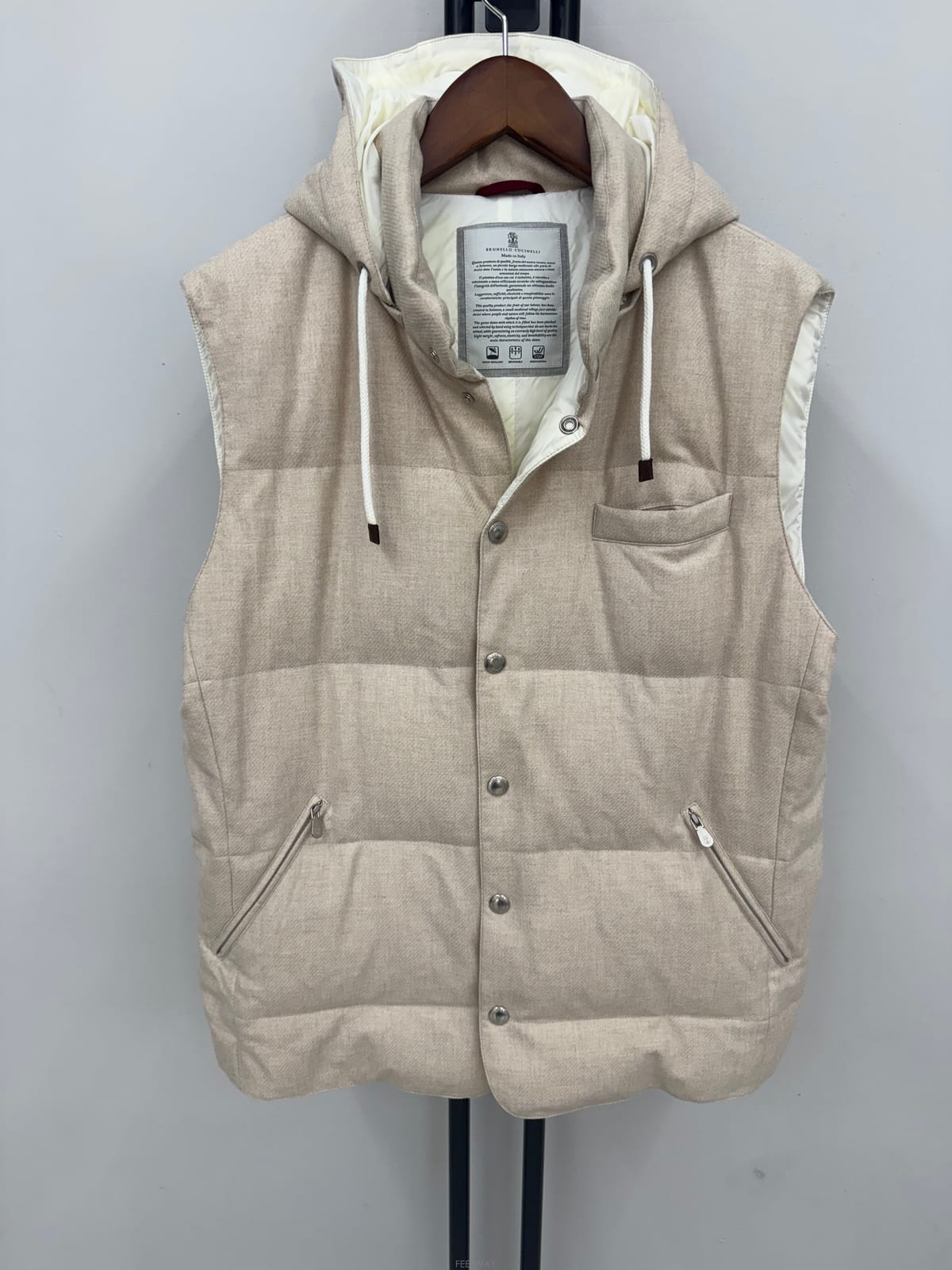 BRUNELLO CUCINELLI (국내 당일발송) 브루넬로쿠치넬리 베이지 후드 패딩 베스트